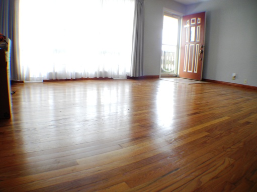 Spacious living room